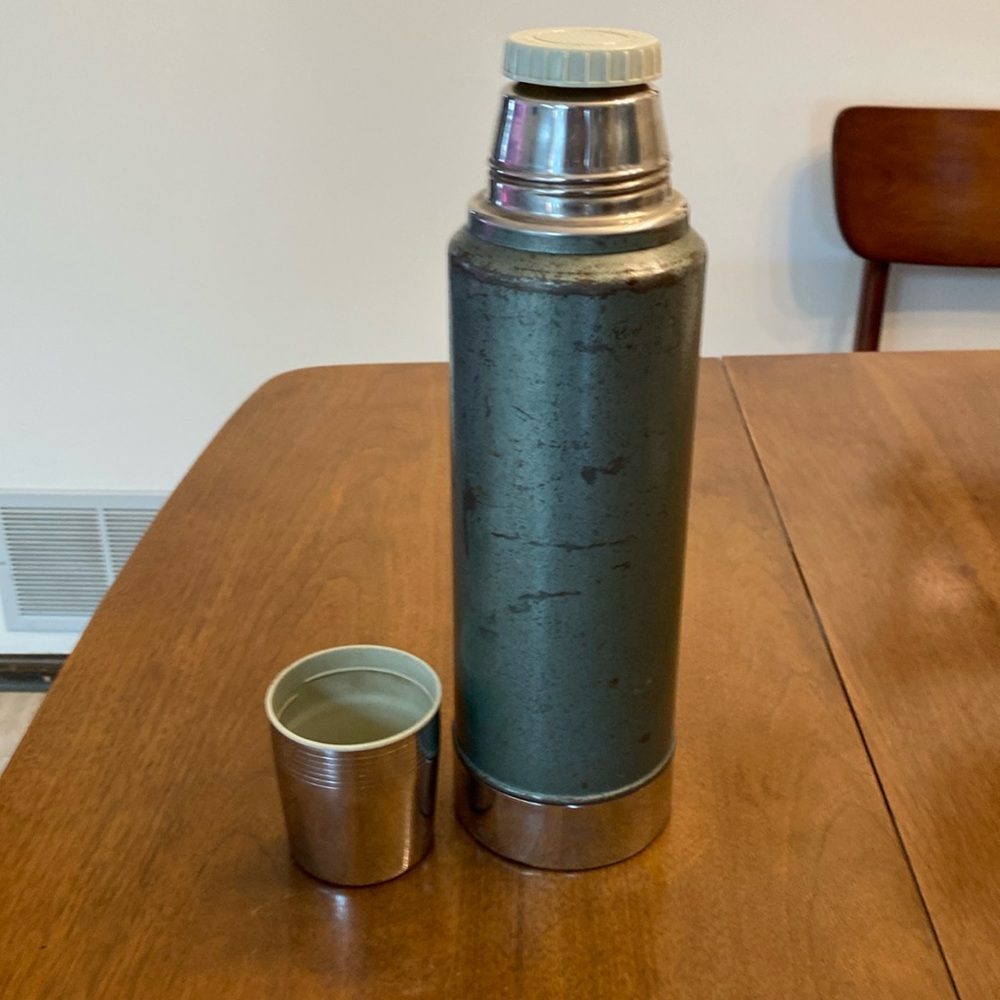 Vintage Stanley Thermos  NO. A-944B Quart NO. 11 Stopper